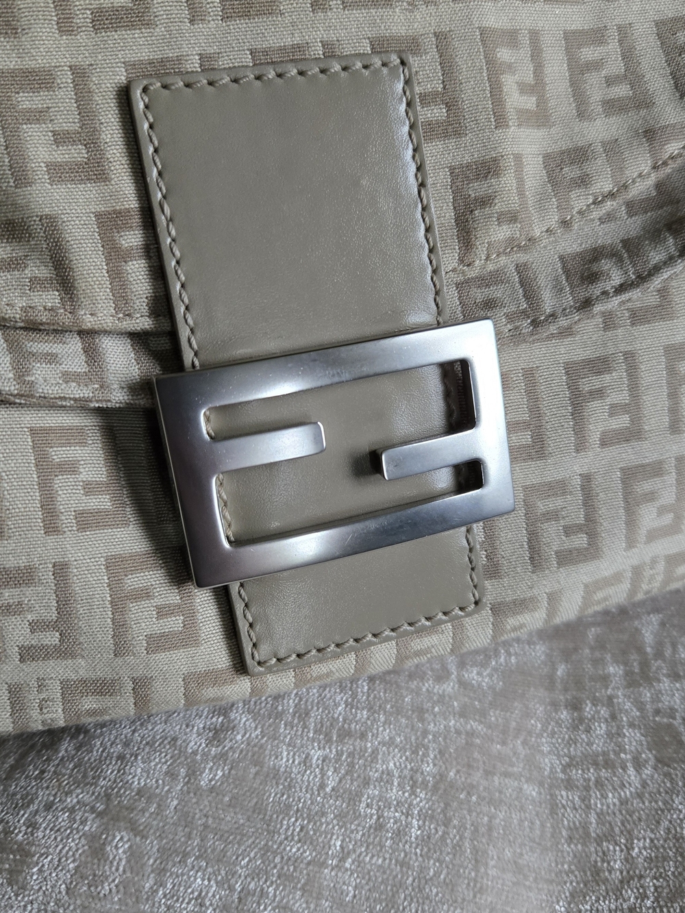 Fendi Zucchino FF Baguette - Picture 2 of 16